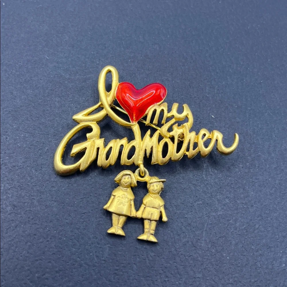Gold 'Grandmother' Script Pin with Red Heart and Dangling Children - Picture 6 of 8